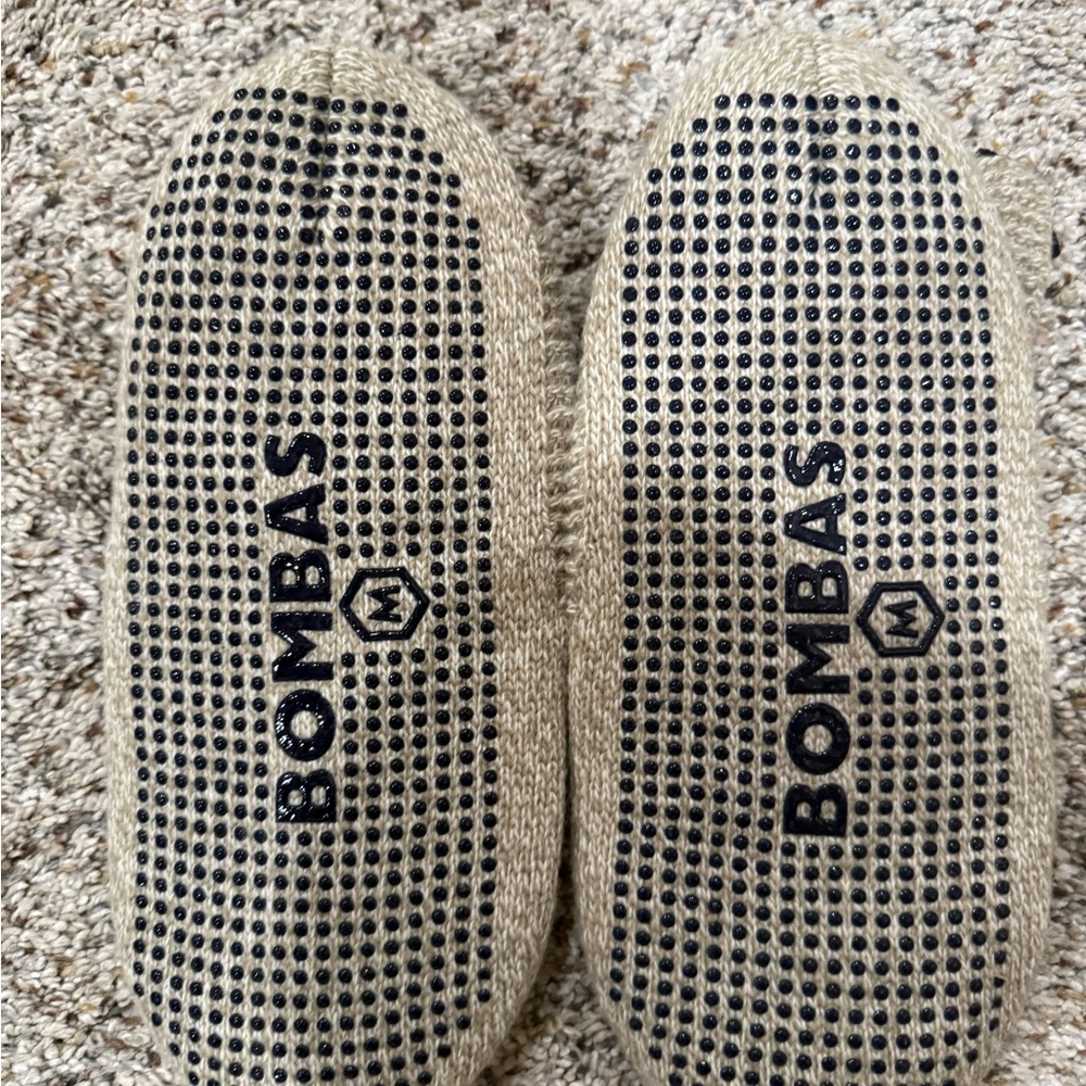 NWOT Bombas Beige Slipper Sock - Picture 2 of 2